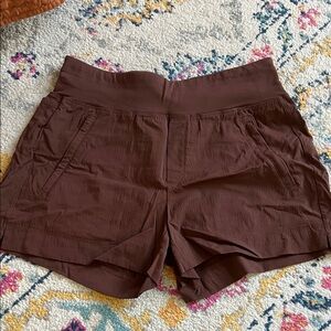 Athleta Trekkie North Short in Brown